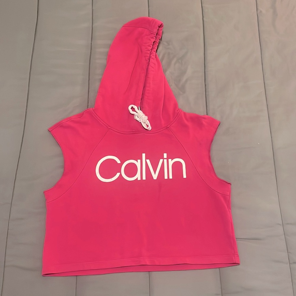 Calvin Klein sleeveless hoodie. Great for workouts, runs, and layering!